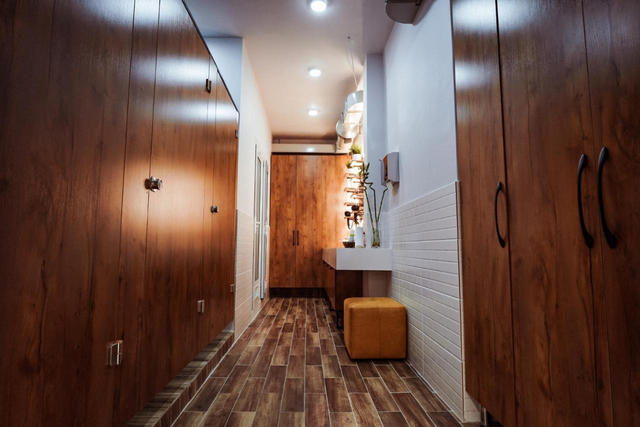 Aiva Hostel Bishkek Bagian luar foto