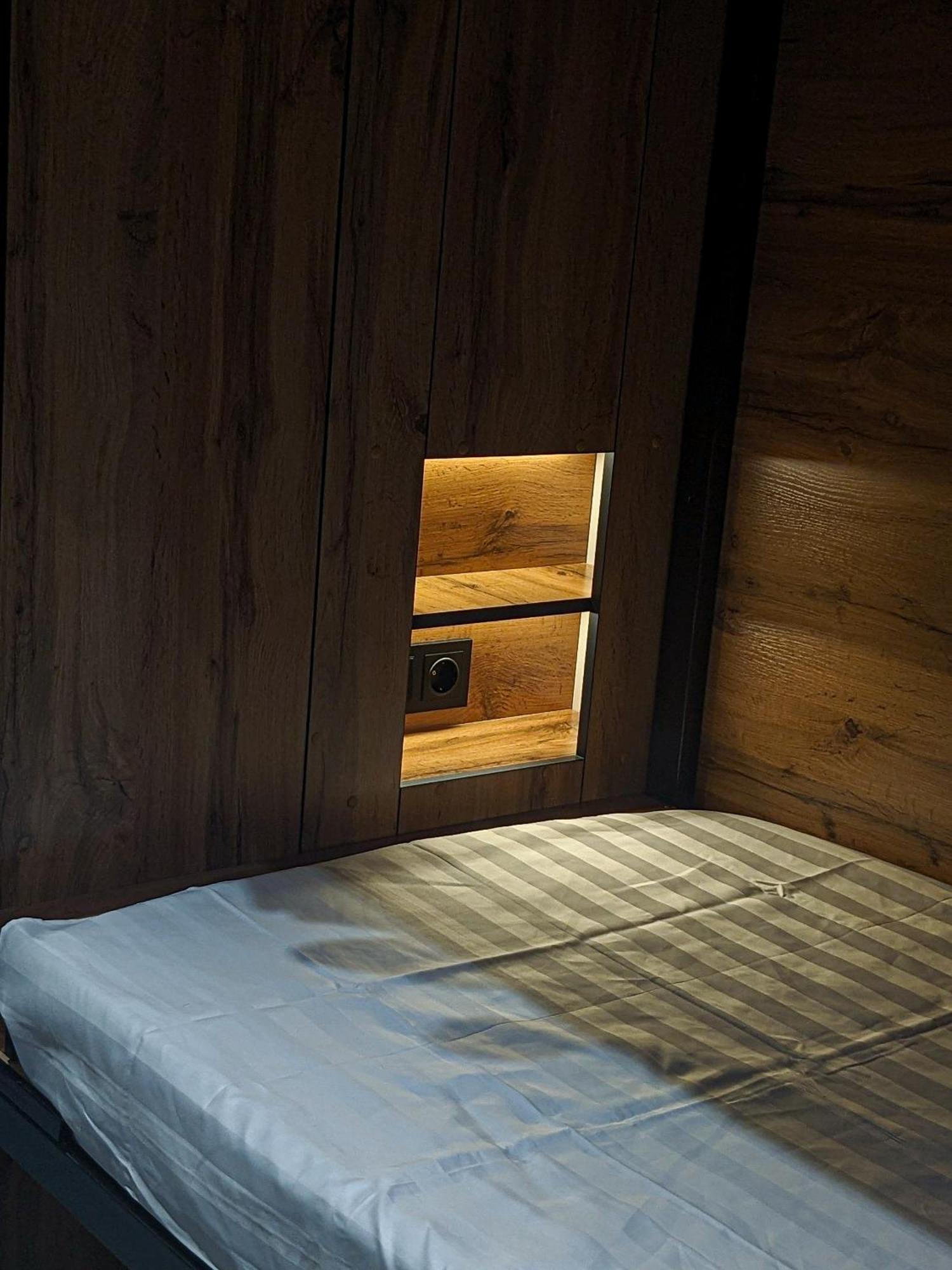 Aiva Hostel Bishkek Bagian luar foto