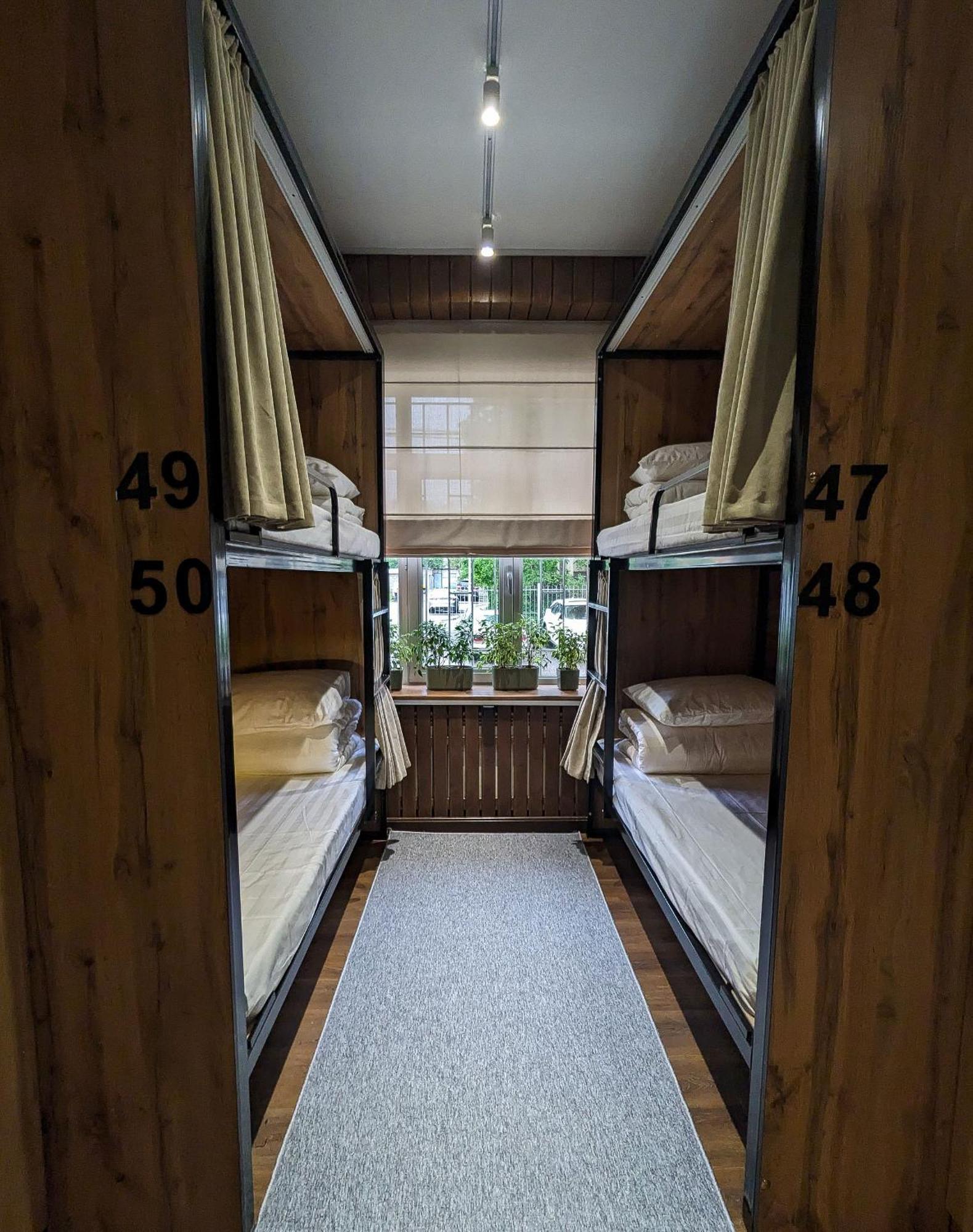 Aiva Hostel Bishkek Bagian luar foto